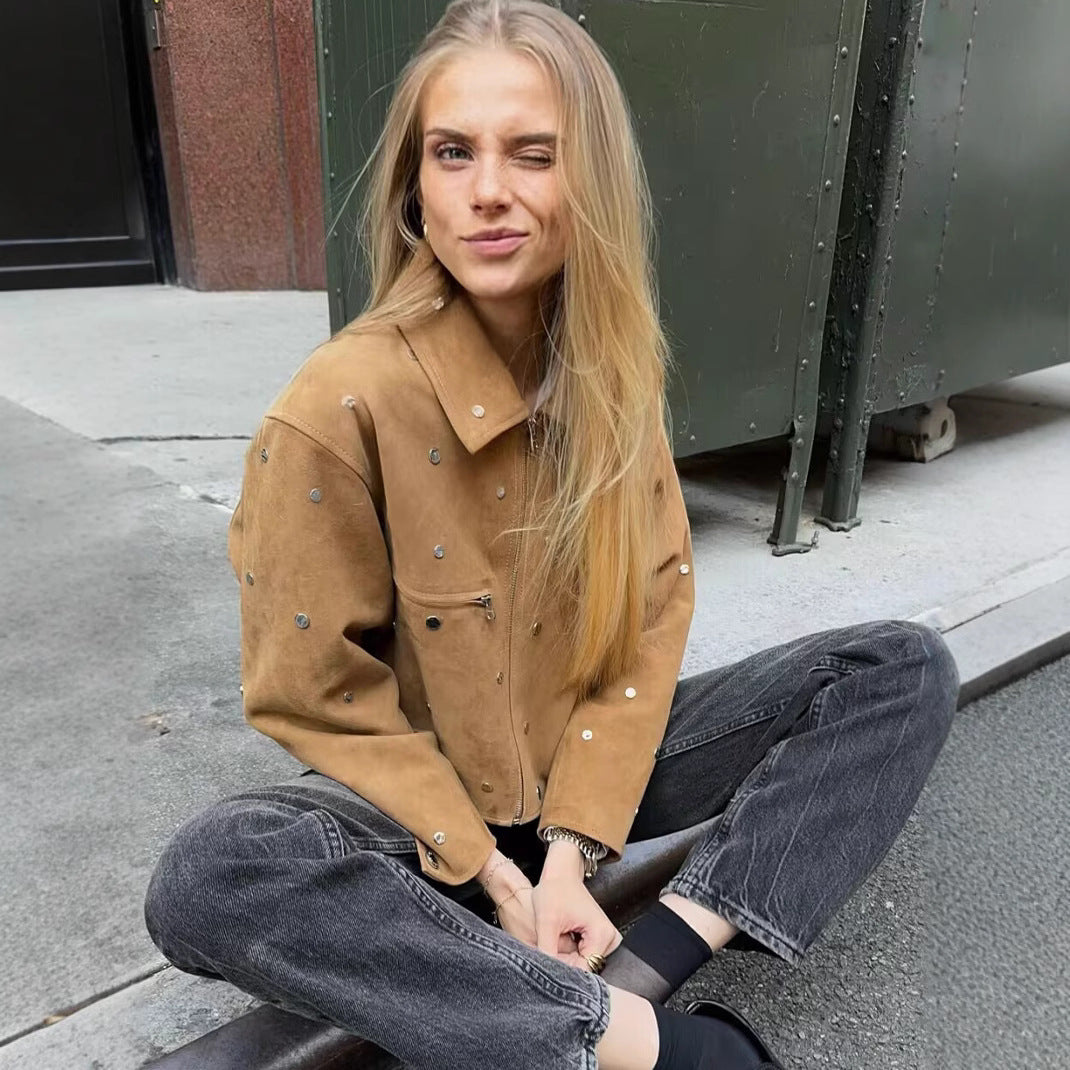 Damen modische kurz geschnittene Jacke mit Nieten EB