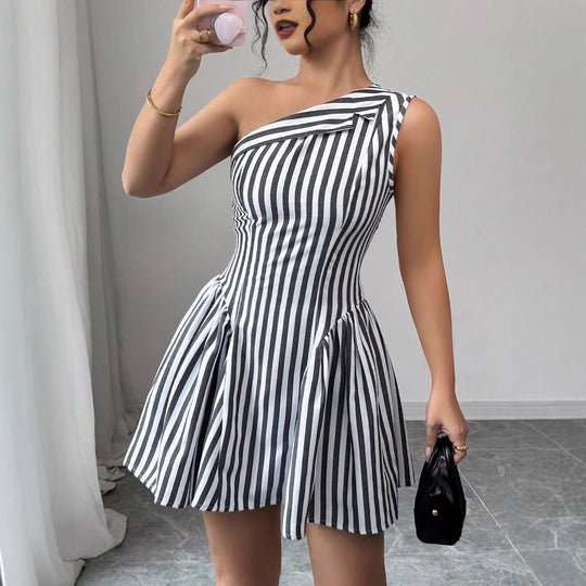 Damen Schulterfreies Streifen-Kleid mit eleganten Falten EB