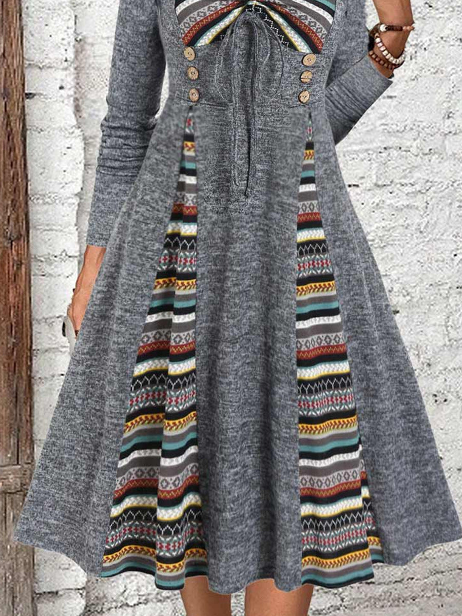 Damen Kleid mit einzigartigem Musterspiegel und knopfverzierter Taille EB