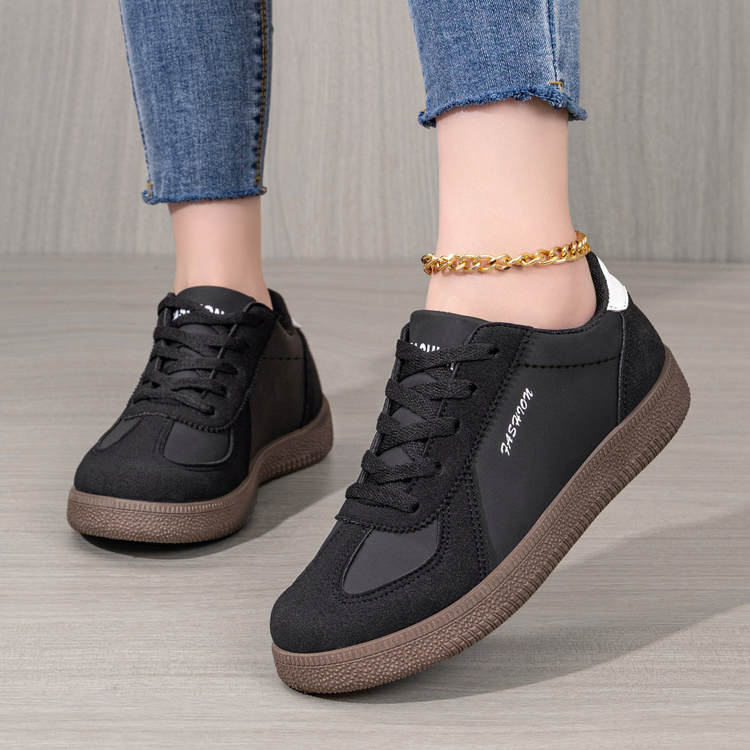 Damen nan retro-inspirierter Freizeit-Sneaker mit Veloursleder-Overlays, gepolsterter Fersenpartie und profiliertem Gummiaußensohle EB