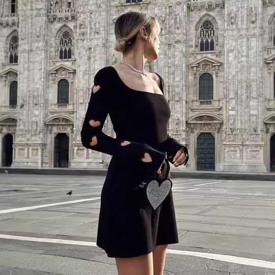 Damen Minikleid mit Herz-Details und asymmetrischem Ausschnitt EB