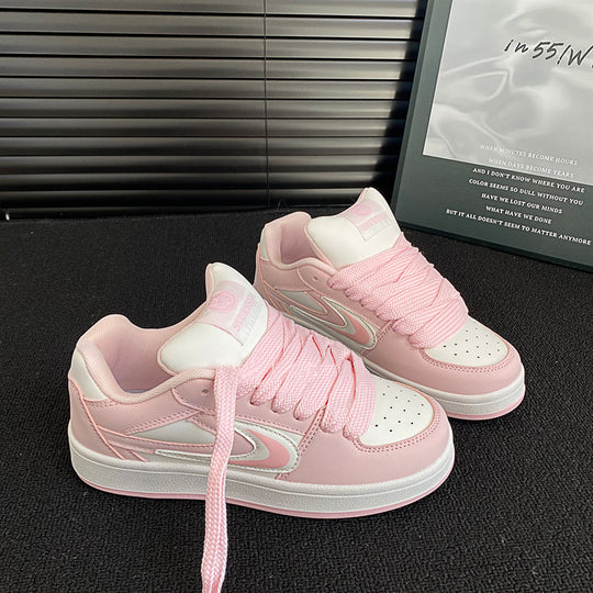 Damen Sneakers im trendigen Design mit dicker Laufsohle und aufregenden Schnürdetails EB