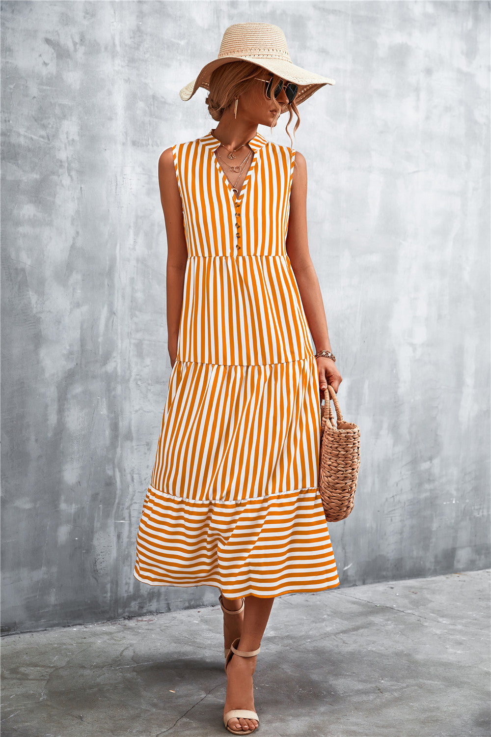 Damen Maxikleid mit gestreiftem Design, durchgehendem Knopfverschluss und voluminösem Saum EB