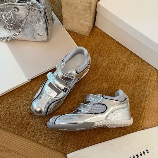 Damen Sportliche Klettverschluss-Sneaker mit atmungsaktiver Netzstruktur und glänzender Oberfläche EB