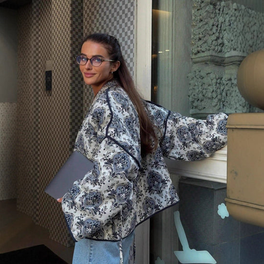 Damen modische Jacke mit floralem Muster und Bindegürtel EB