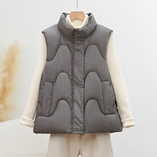 Damen nan ärmellose Steppweste mit hohem Polokragen und ergonomischer Bogensteppung EB