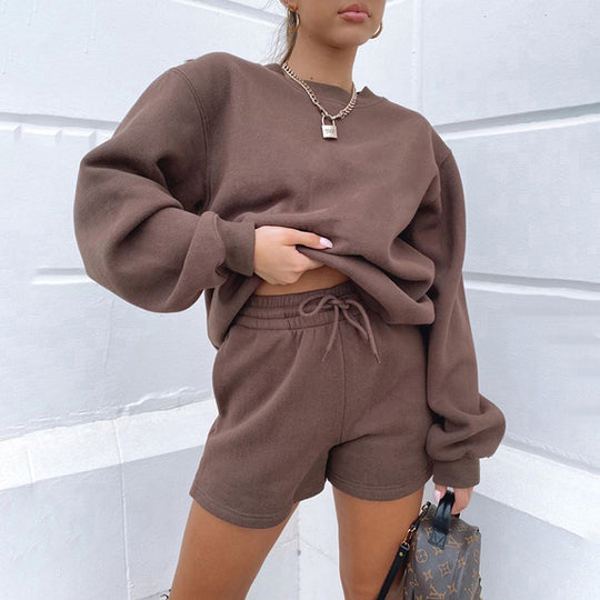 Damen Oversize-Lounge-Set mit French-Terry Sweatshirt, Rundhals und lockeren Sweatshorts EB
