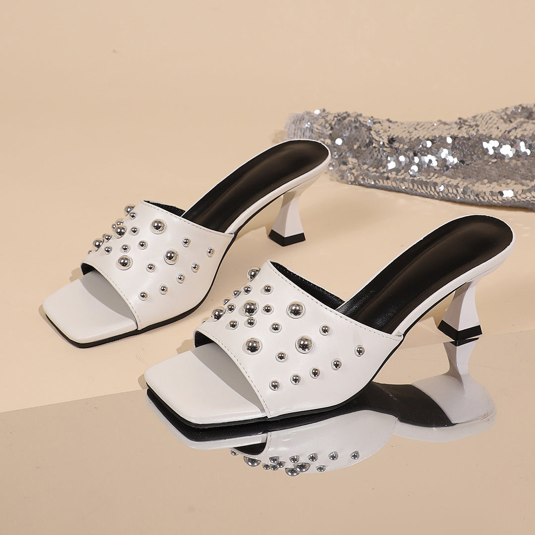Damen Glamouröse Slip-On Sandalen mit dekorativen Metallnieten EB
