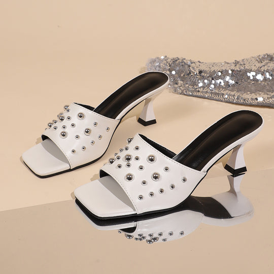 Damen Glamouröse Slip-On Sandalen mit dekorativen Metallnieten EB