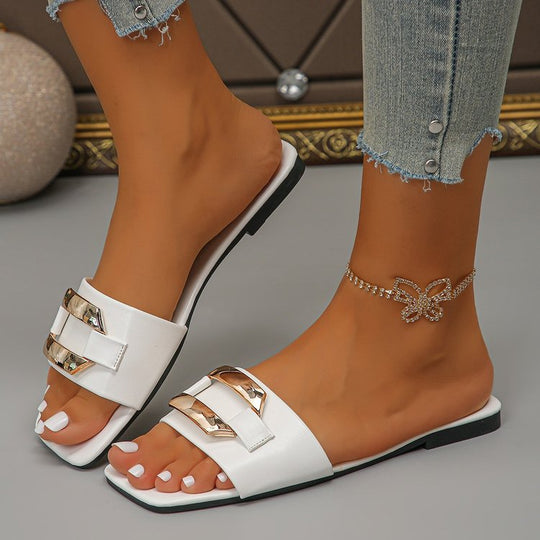 Damen Elegante und bequeme Slides mit dekorativen Metallakzenten EB