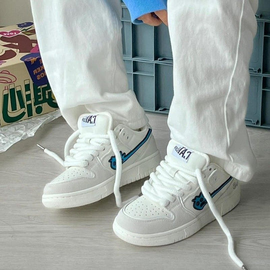 Damen Sneakers mit einzigartigem Design und verspielten Akzenten EB