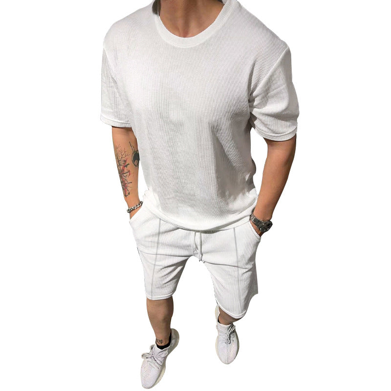 Herren lässiges Freizeitsport-Outfit mit strukturiertem Oberteil und Shorts EB