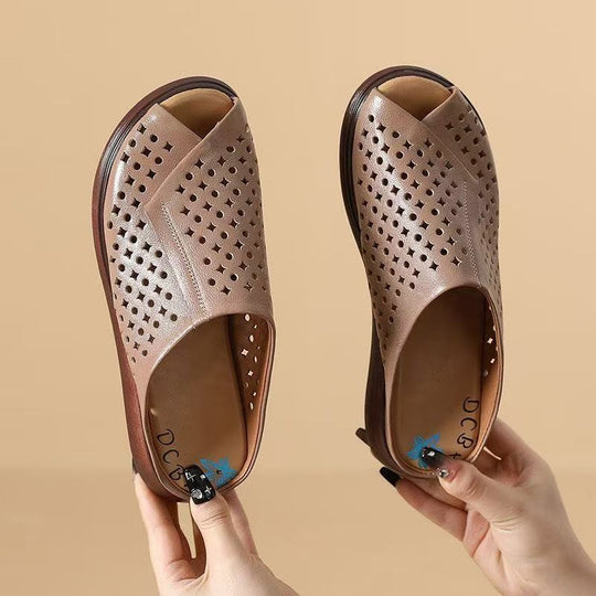 Damen Bequeme Clogs mit perforiertem Design und individuellem Tragekomfort EB
