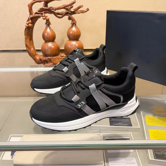 Damen Sportliche Sneakers mit innovativem Tragekomfort und atmungsaktiver Oberfläche EB