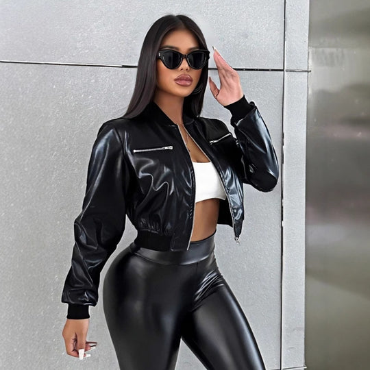 Damen cropped Kunstlederjacke mit glänzendem Finish und dekorativen Reißverschlüssen EB