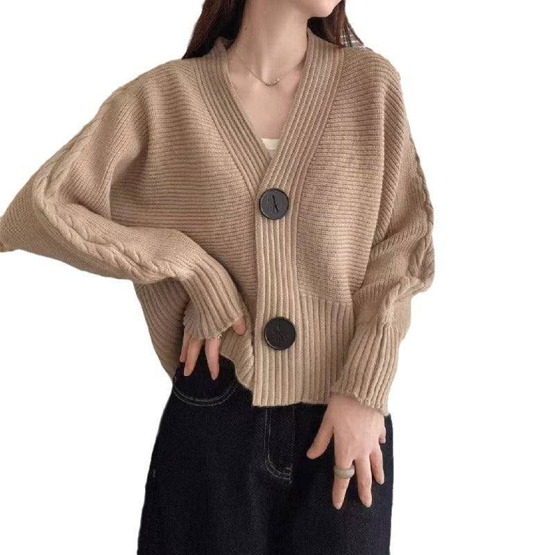 Damen modische Strickjacke mit großen Knöpfen und seitlich offenen Ärmeln EB