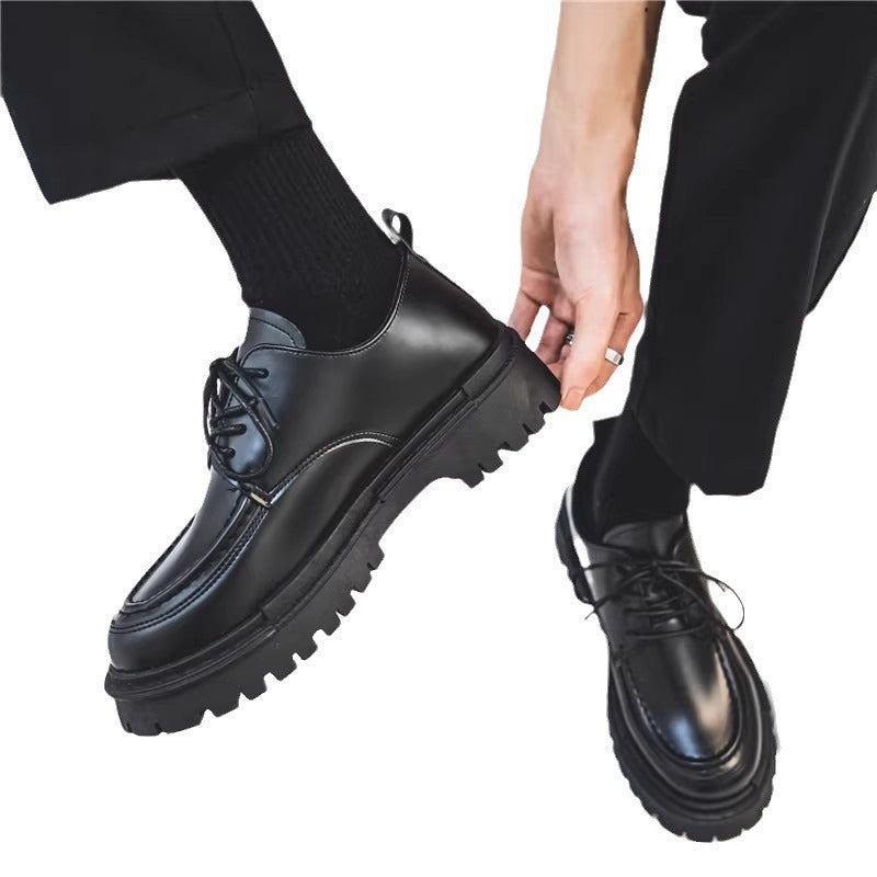 DamenModerne Schnürschuhe mit robustem Profil und trendigem Design EB
