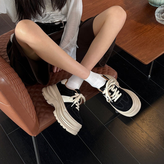 Damen Chunky Sneaker mit hochwertigem Wildleder-Obermaterial und rutschfester Sohle EB
