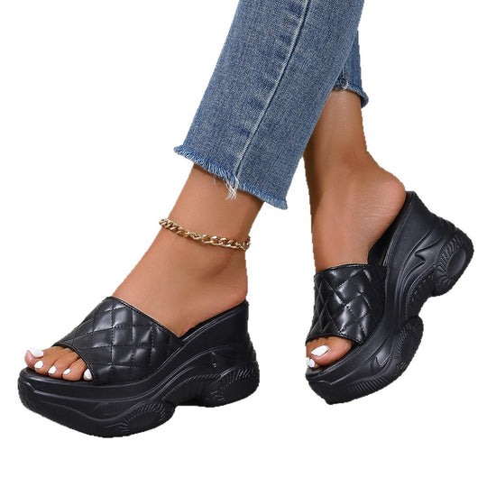 Damen Plattform-Pantoletten mit stilvollem Steppdesign EB