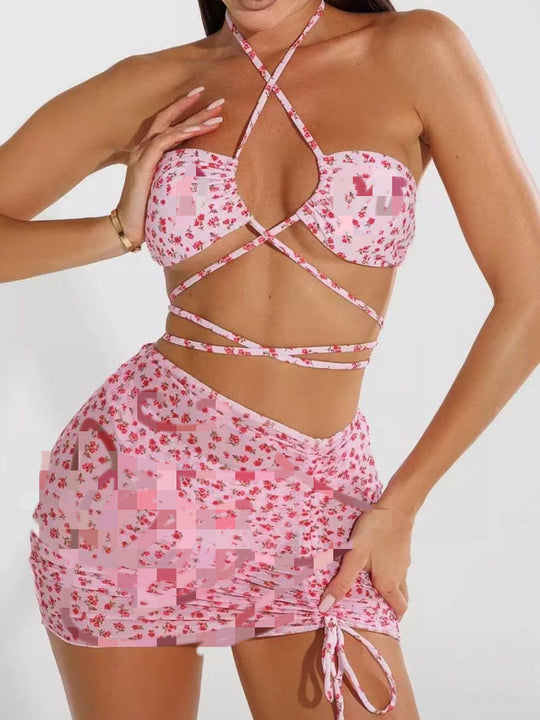 Damen Bandeau-Bikini mit verstellbaren Schnürdetails und passendem Wickelrock EB