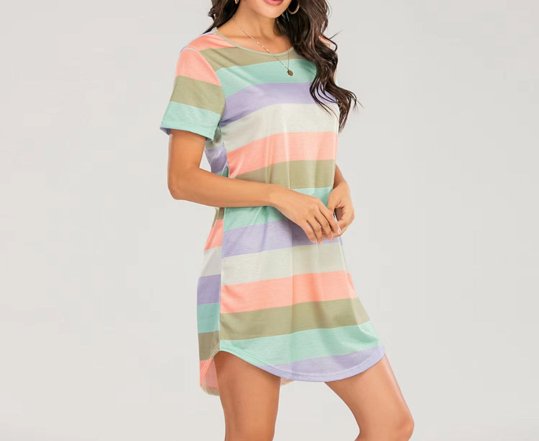 Damen Kurzarm Kleid mit auffälligem Streifenmuster und bequemem Schnitt EB
