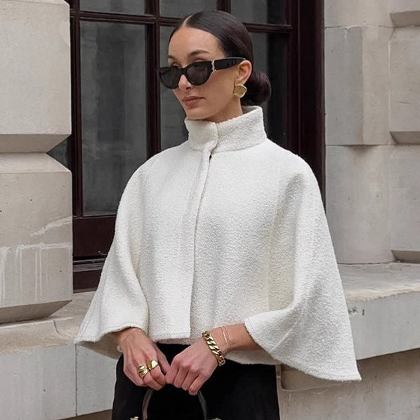 Damen Oversized Wollcape mit hohem Kragen und Knopfdetail EB