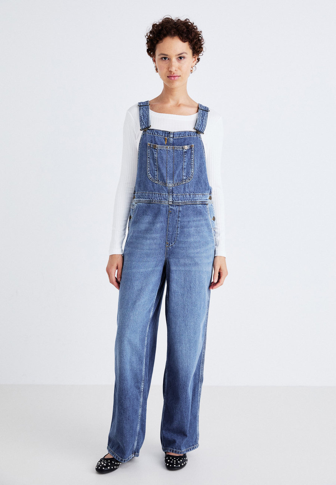 Damen Denim-Latzhose mit weitem Bein und verstellbaren Trägern EB