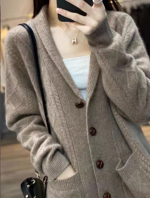 Damen Strickcardigan mit eleganter Struktur und großen Holzknöpfen EB