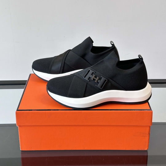 Damen Sportliche Slip-On Sneakers mit atmungsaktiver Mesh-Oberfläche und Dämpfungssystem EB