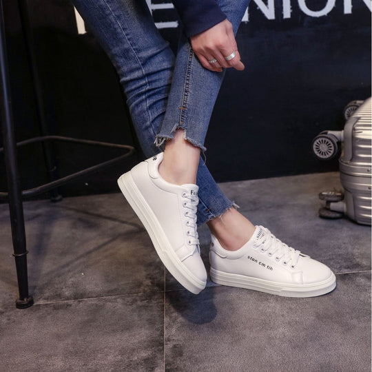 Damen leichte Lifestyle-Sneaker mit minimalistischer Ästhetik EB