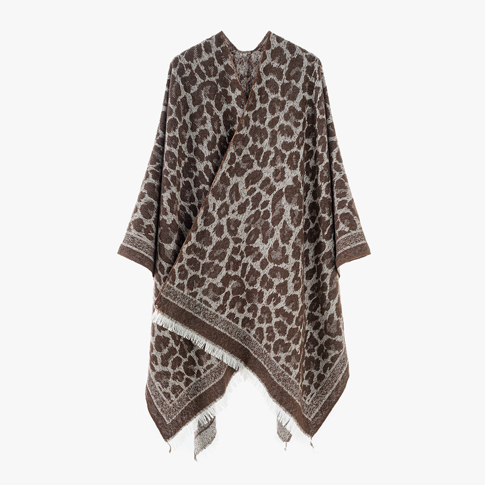 Damen Jacquard-Poncho im Kimono-Schnitt mit Fransensaum und dezentem Animaljacquard EB