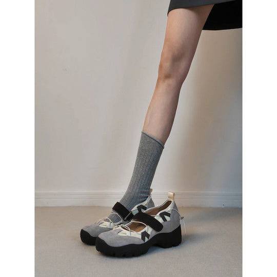 Damen bequeme Sneaker mit modischen Details EB
