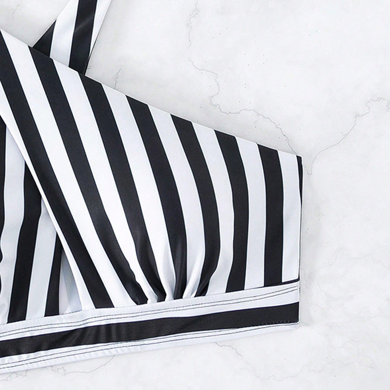 Damen Triangel-Bikinioberteil mit stylischem Streifenmuster EB