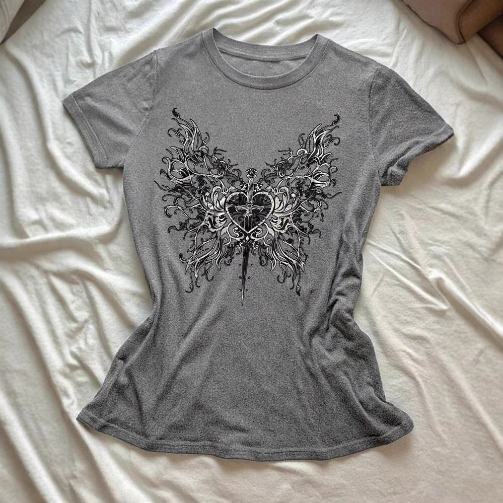 Damen T-Shirt mit künstlerischem Schmetterlingsdesign und herzförmigem Akzent EB