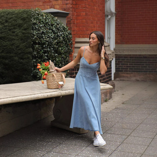 Damen Midi-Kleid mit trägerlosem Design und fließendem Schnitt EB