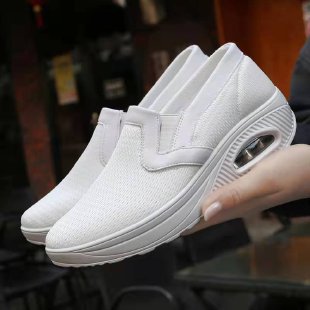 Damen  atmungsaktive Slip-On Sneaker mit Air-Cushion Keilsohle und elastischem Strickoberteil EB