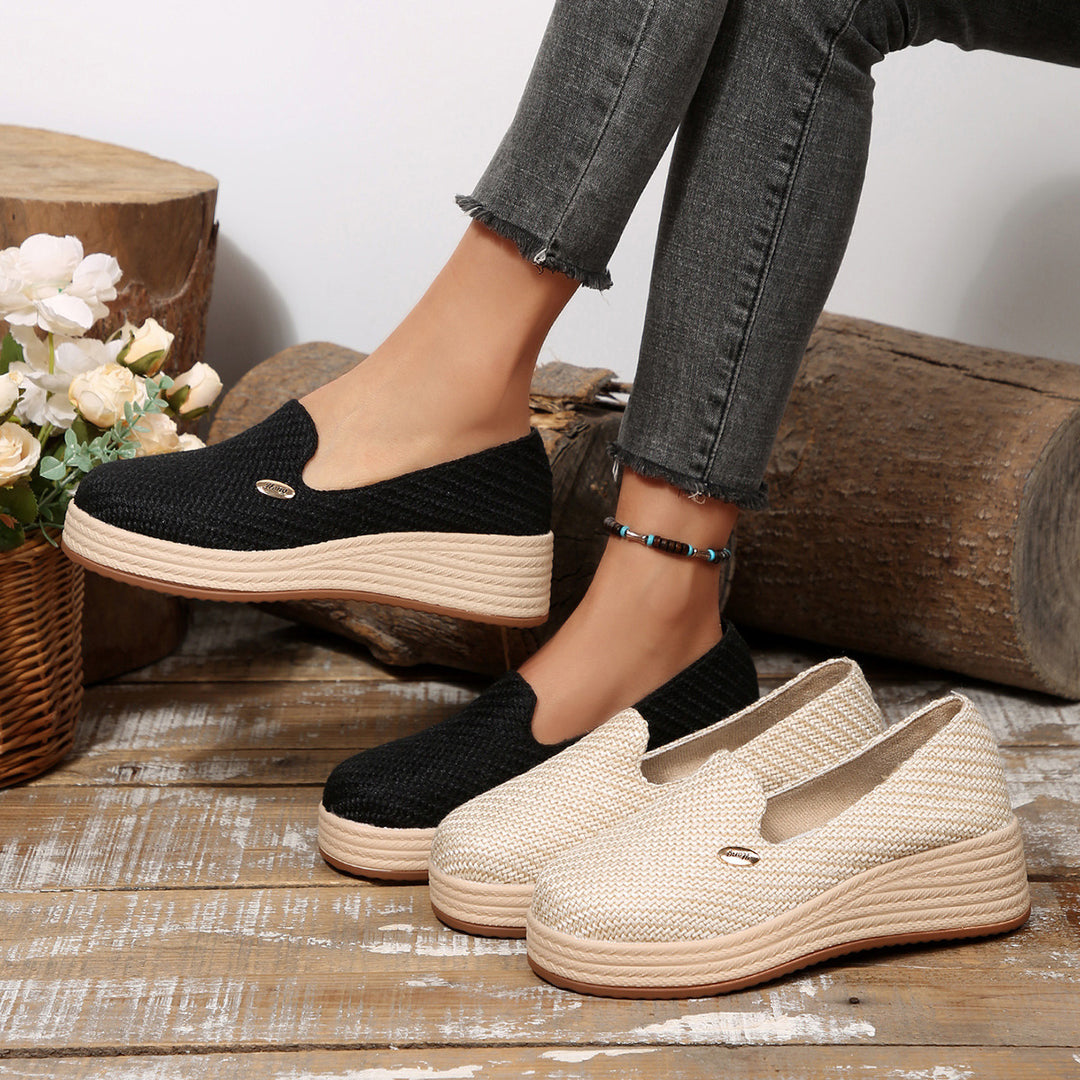 Damen bequeme Slip-On Sneakers mit anatomischem Fußbett und texturiertem Obermaterial EB