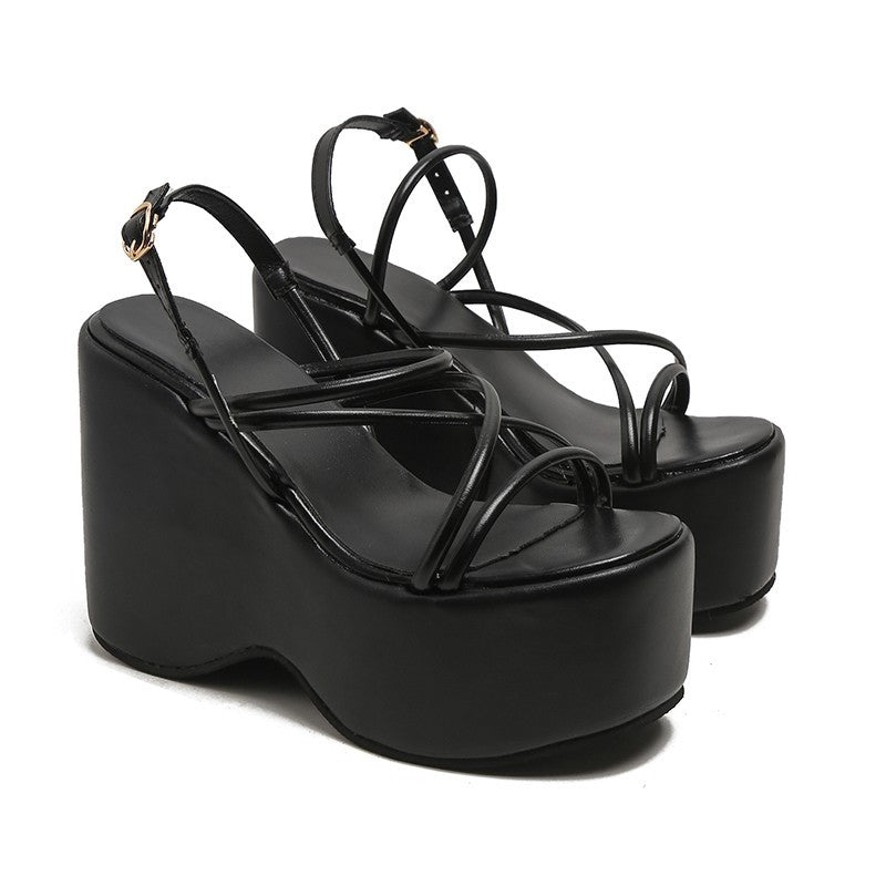 Damen Plateau-Sandaletten mit eleganten Riemen EB