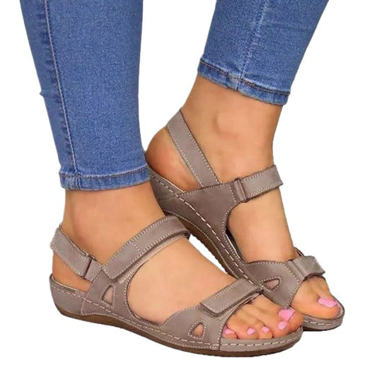 Damen Komfortable und stilvolle Sandalen mit verstellbaren Riemen EB