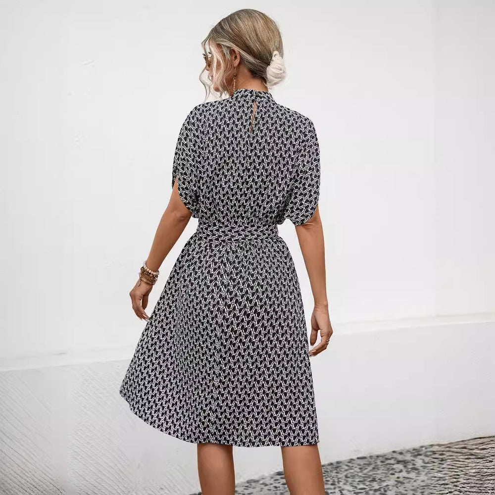 Damen Bogenmuster Kleid mit hohem Kragen und Bindegürtel EB