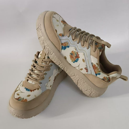 Damen nan modische Plateau-Sneaker mit floralem Canvasmuster und Velourslederbesatz EB