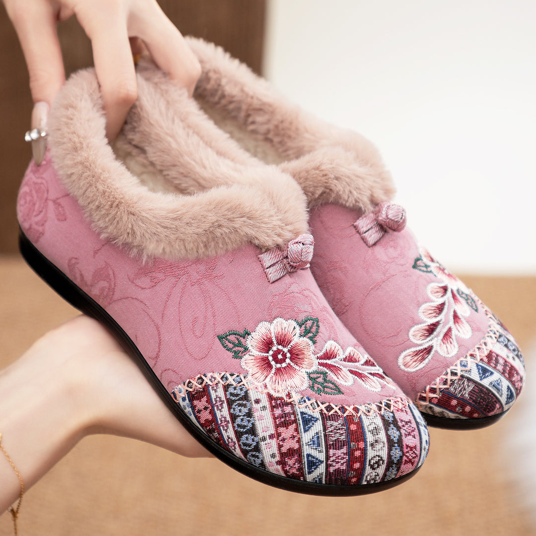 Damen Hausschuhe mit elegantem floralen Design und kuscheligem Innenfutter EB