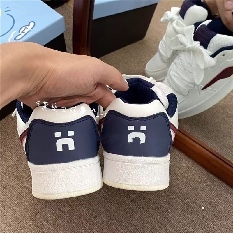 Damen Komfortable Freizeitsneaker mit farblich abgesetztem Akzent EB
