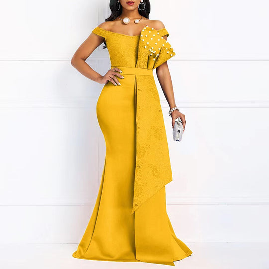Damen Abendmaxikleid mit off-shoulder Design und luxuriösen Spitze-Applikationen EB
