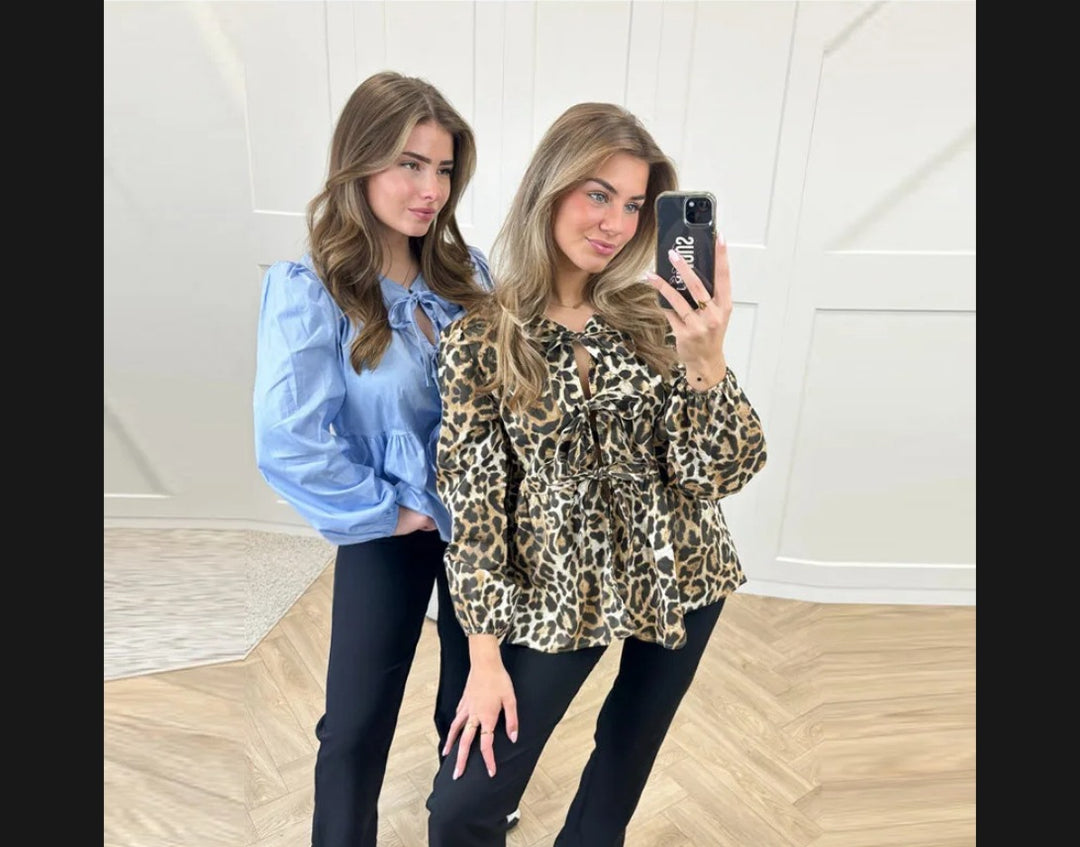 Damen Bluse mit Leopardenmuster und eleganten Rüschendetails EB