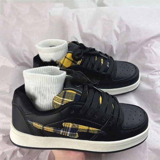 Damen Sportliche Sneakers mit grafischem Design EB