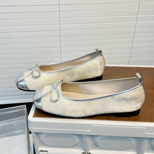 Damen Elegante Ballerinas mit hochwertiger Metallic-Oberfläche und modischem Schleifenakzent EB