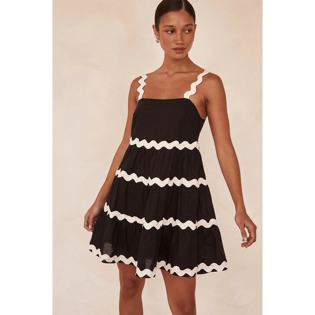 Damen Sommerliches Leinenkleid mit wellenförmigen Akzenten und luftigem Schnitt EB