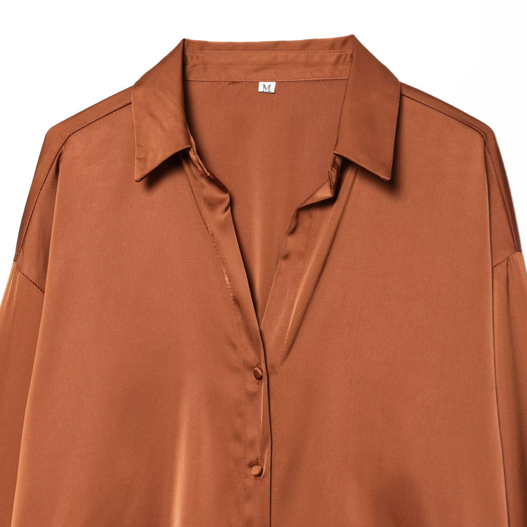Damen Seidenbluse mit eleganten Federn an den Ärmelabschlüssen EB