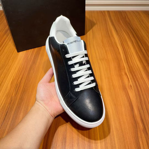 Damen Elegante und sportliche Sneakers mit atmungsaktiver Lederoberfläche EB